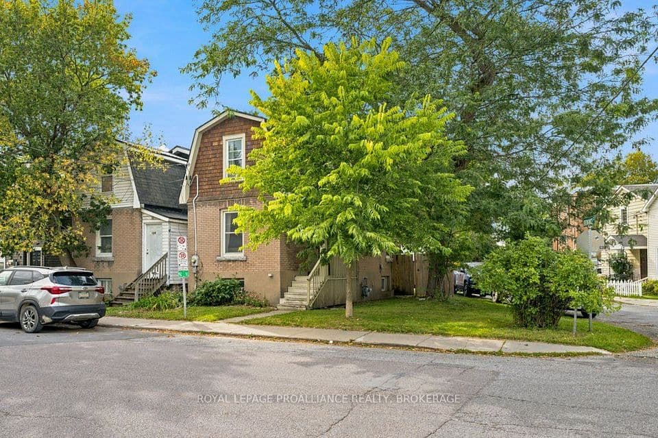 384 Barrie Street, Kingston, ON K7K 3T4 – main photo