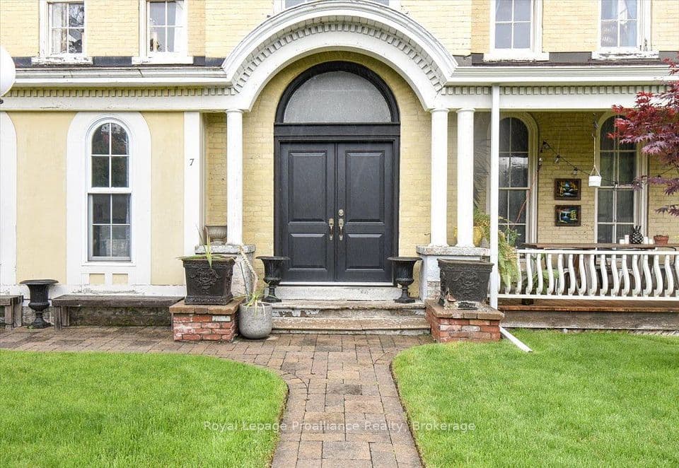 7 Marmora Street, Quinte West, ON K8V 2H4 – photo 2