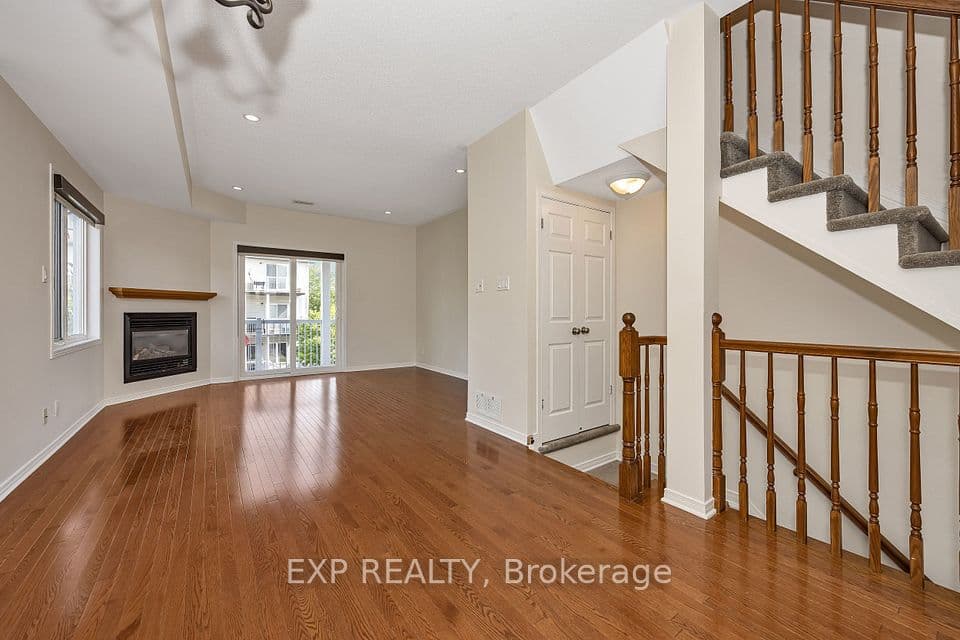 29 Jardin Private E 295, Manor Park - Cardinal Glen and Area, ON K1K 2V6 – photo 2