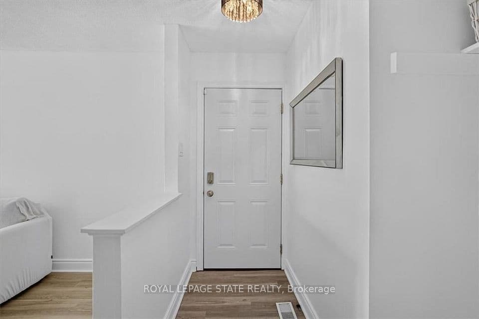 27 Gretna Court, Hamilton, ON L9C 4V1 – photo 3