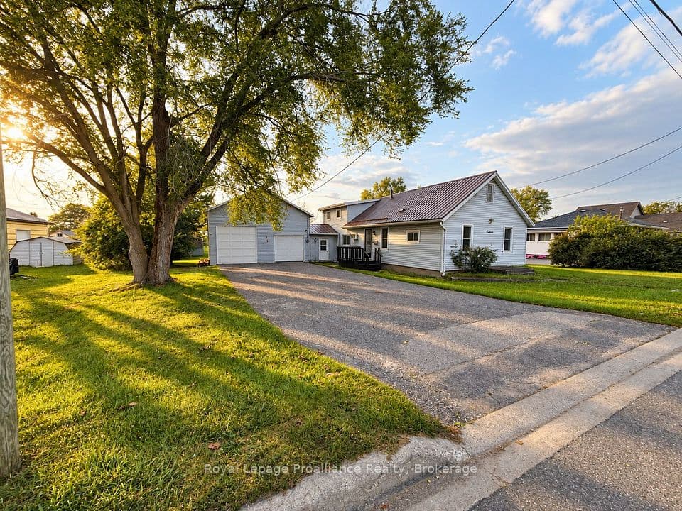 14 Pearl Street, Belleville, ON K8N 4X2 – main photo