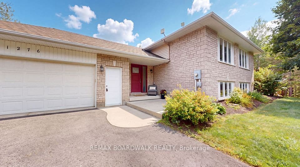 1276 Lori Elizabeth Street, North Dundas, ON K0C 2K0 – main photo
