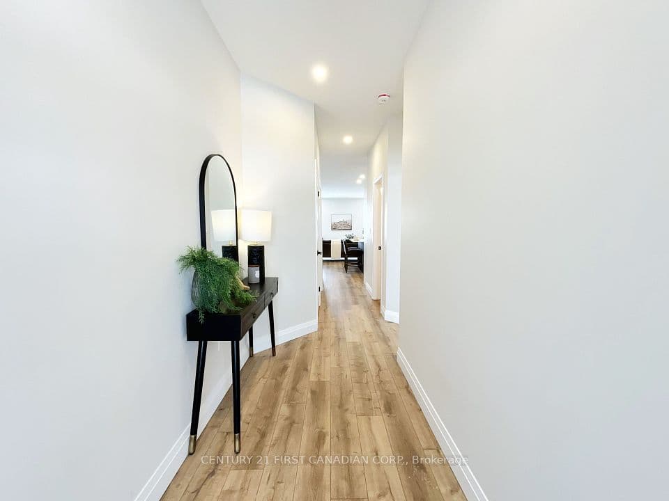 7 Postma Crescent, North Middlesex, ON N0M 1A0 – photo 3