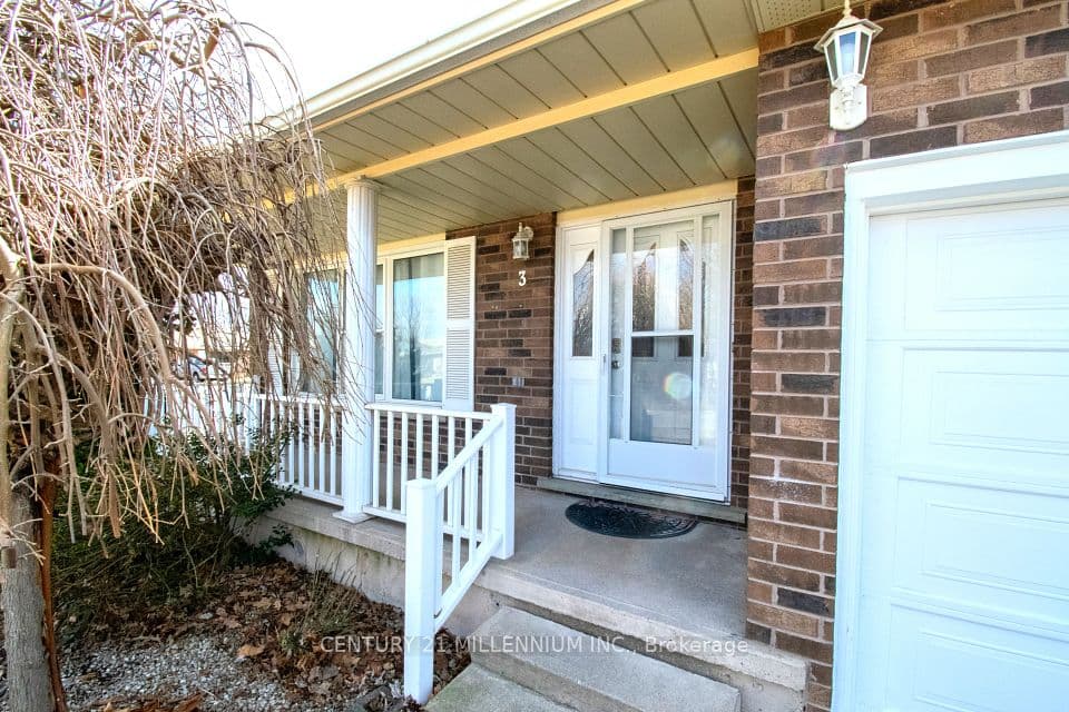 3 College Park Drive, Welland, ON L3C 6Z6 – photo 2