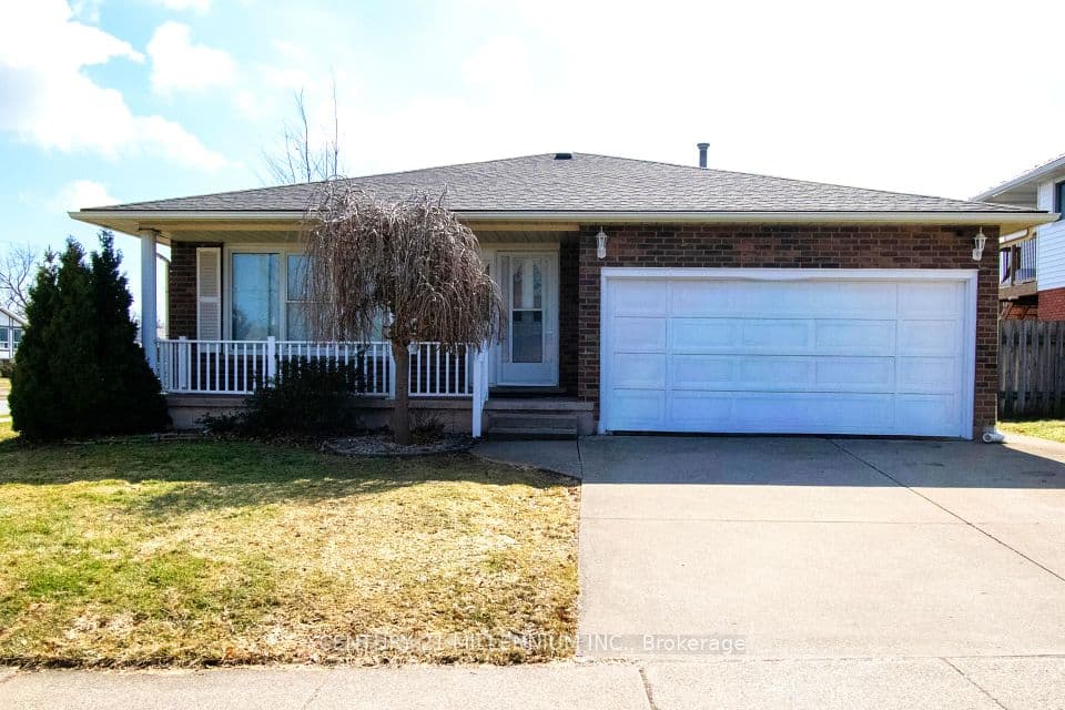 3 College Park Drive, Welland, ON L3C 6Z6 – main photo