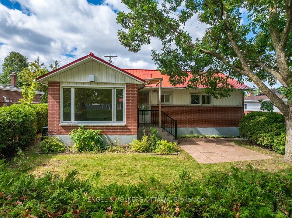 2034 Cornish Street, Elmvale Acres and Area, ON K1G 2R8 – main photo