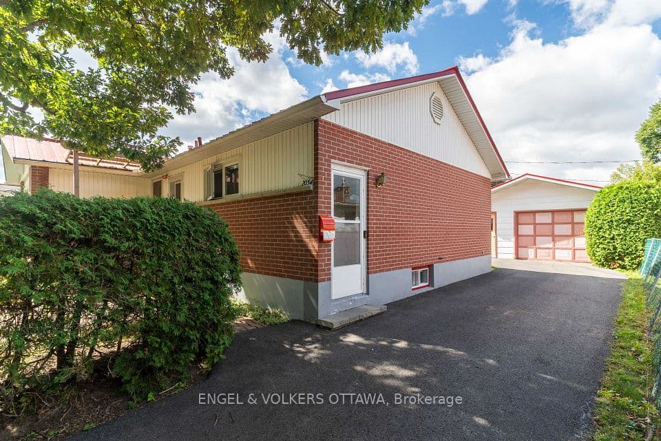 2034 Cornish Street, Elmvale Acres and Area, ON K1G 2R8 – photo 3