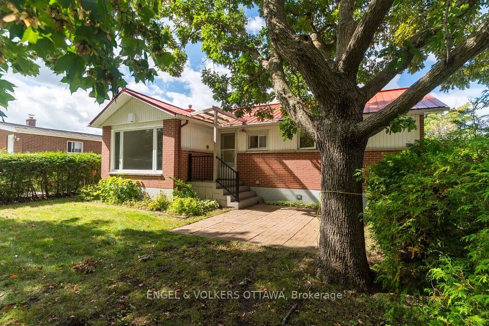 2034 Cornish Street, Elmvale Acres and Area, ON K1G 2R8 – photo 2