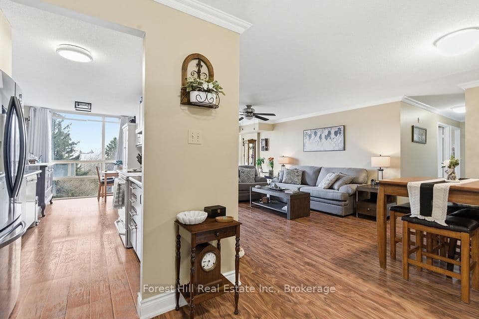55 Blue Springs Drive 402, Waterloo, ON N2J 4T3 – photo 2