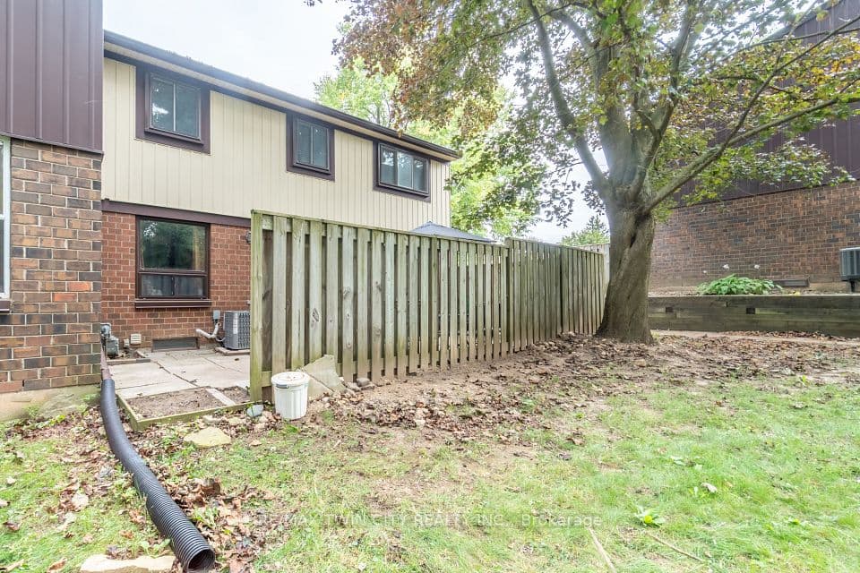 45 Marksam Road 121, Guelph, ON N1H 6Y9 – photo 3