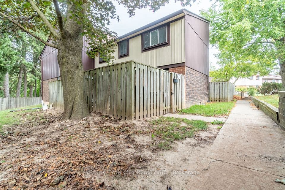 45 Marksam Road 121, Guelph, ON N1H 6Y9 – main photo
