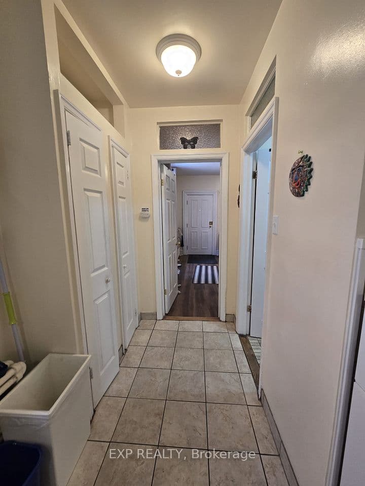 356 Gilmour Street, Ottawa Centre, ON K2P 0R3 – photo 2