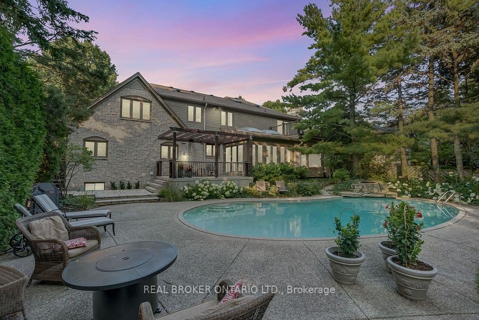 9 Flanders Drive, Hamilton, ON L8B 0G6 – photo 2