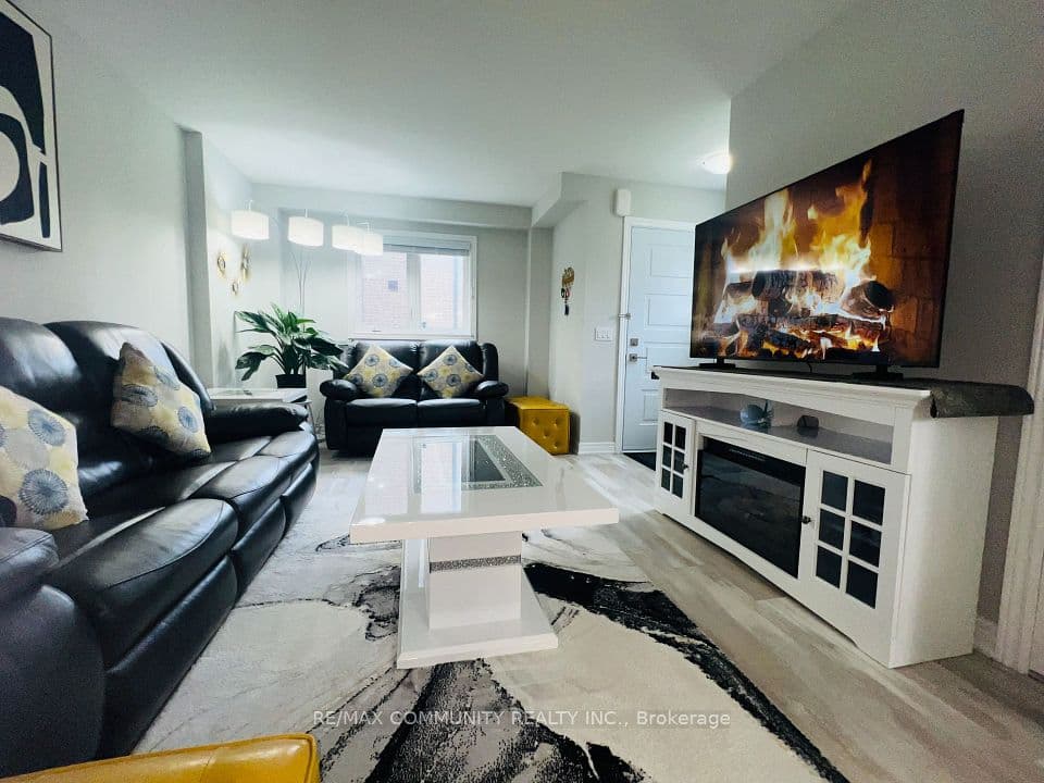 7768 Ascot Circle 50, Niagara Falls, ON L2H 3P9 – photo 2