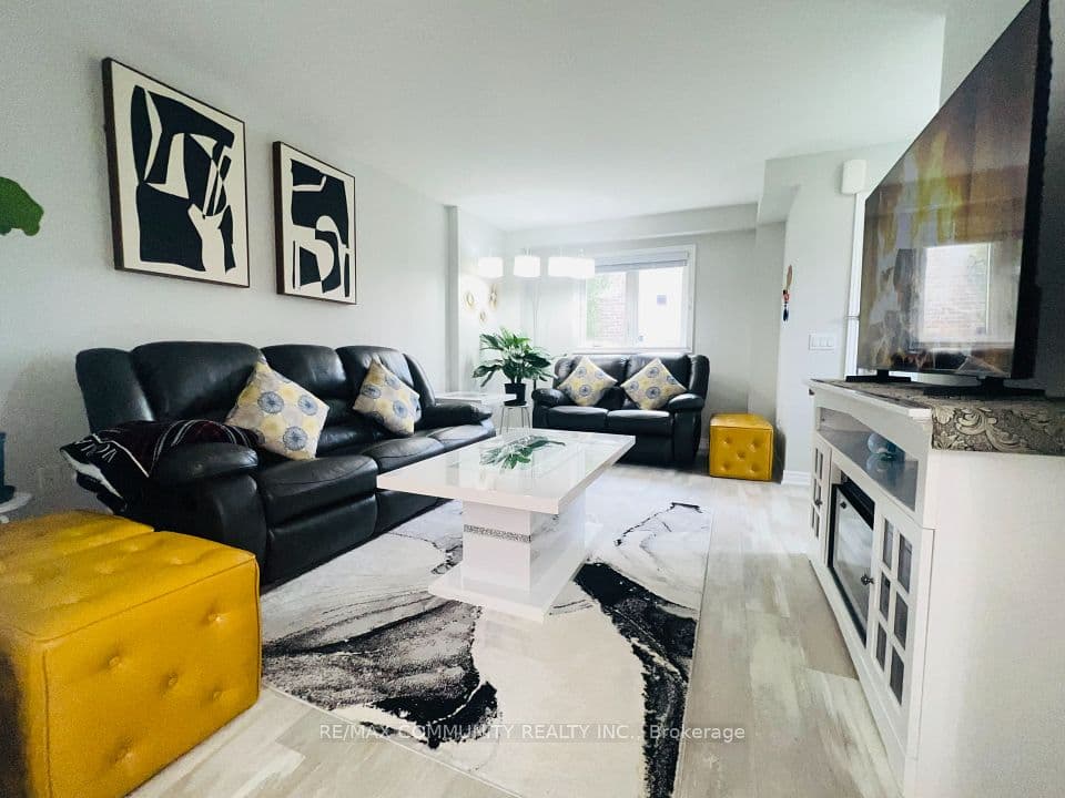 7768 Ascot Circle 50, Niagara Falls, ON L2H 3P9 – main photo