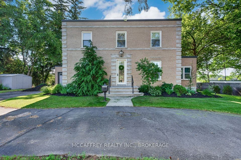 442 DUNDAS Street W, Greater Napanee, ON K7R 2C1 – main photo