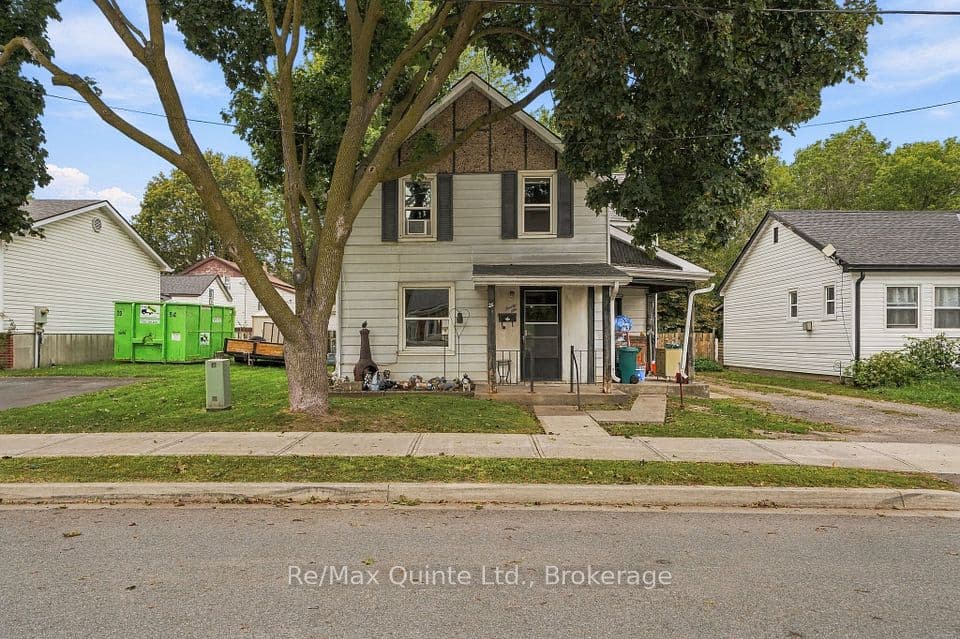 26 Strachan Street, Belleville, ON K8P 1W8 – main photo