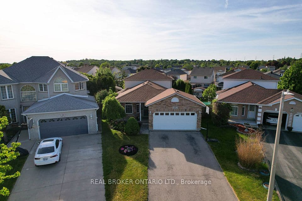 26 Kelly Court, Guelph, ON N1K 1W3 – photo 2