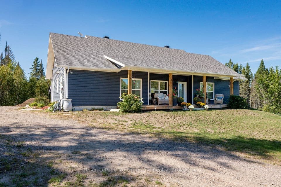 880 Memorial Park Drive E, Powassan, ON P0H 1Z0 – photo 2