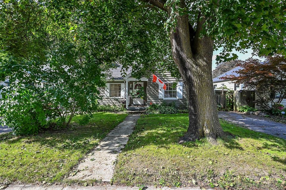 39 Balmoral Avenue, London East, ON N5Y 2K9 – main photo