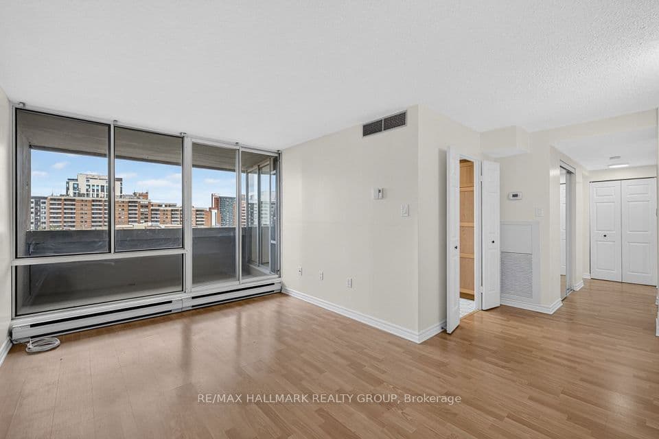 530 Laurier Avenue W 901, Ottawa Centre, ON K1R 7T1 – photo 3