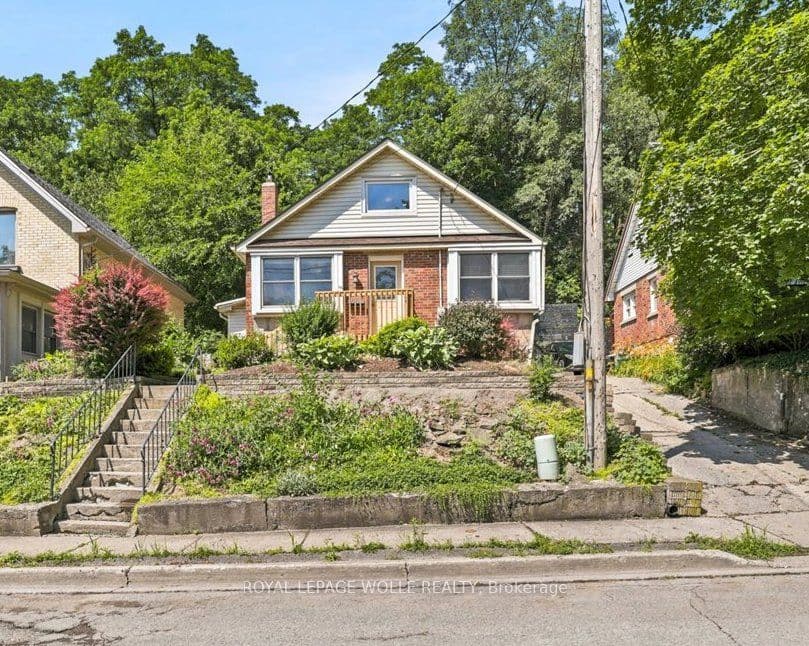 22 Ramore Street, Cambridge, ON N1S 2P8 – main photo
