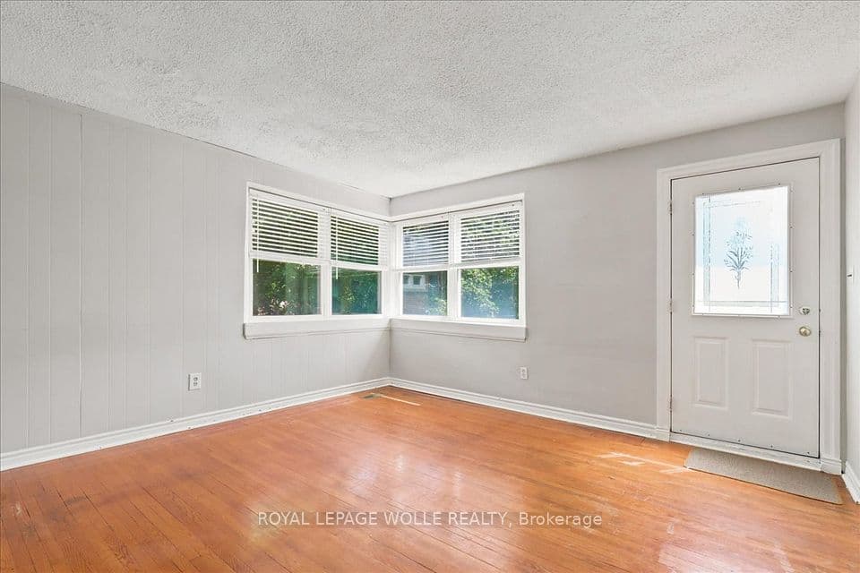 22 Ramore Street, Cambridge, ON N1S 2P8 – photo 2