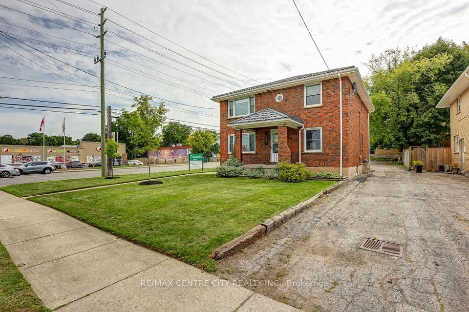 587 Lambton Street, London East, ON N5Y 4G1 – main photo