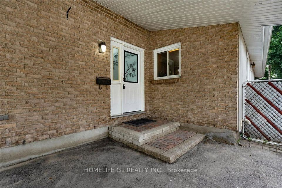 19 Milton Avenue W, Cambridge, ON N3C 2Y3 – main photo