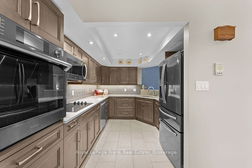 1 Sherwood Street 403, Kawartha Lakes, ON K0M 1A0 – photo 3