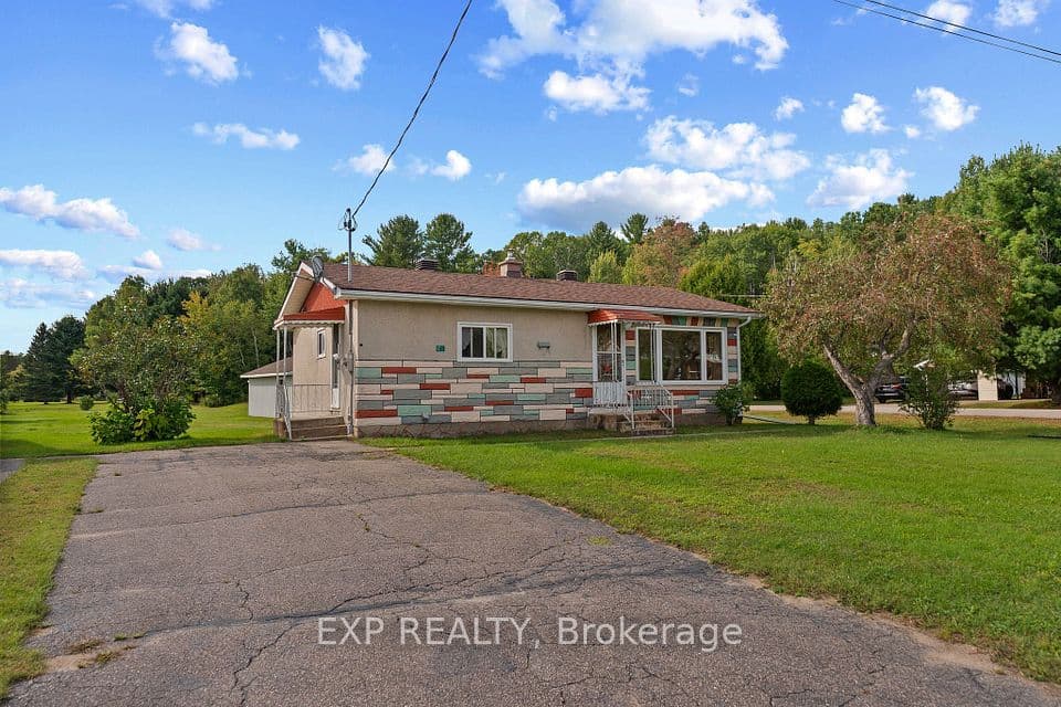 17 Casey Street, Madawaska Valley, ON K0J 1B0 – photo 3