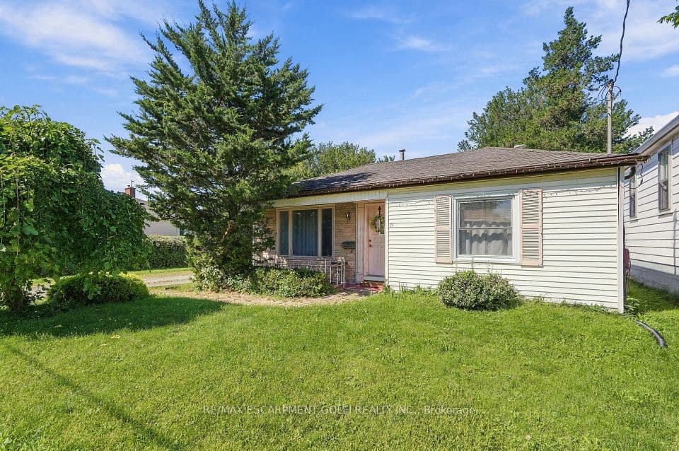 24 Barton Street, St. Catharines, ON L2S 2W1 – photo 2