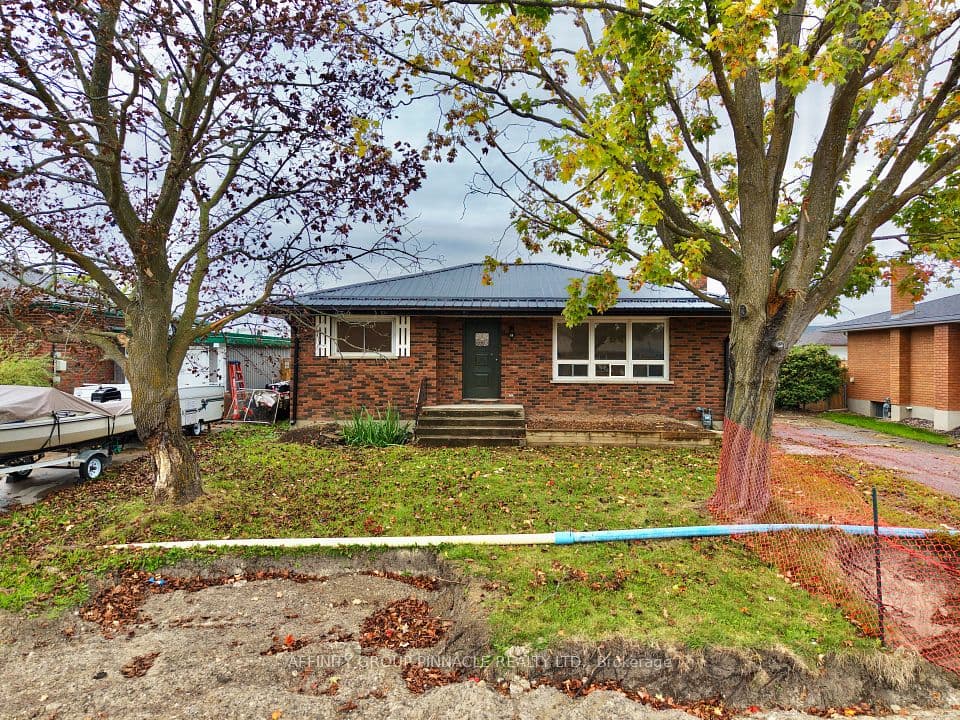 92 St Patrick Street, Kawartha Lakes, ON K9V 1R6 – photo 2