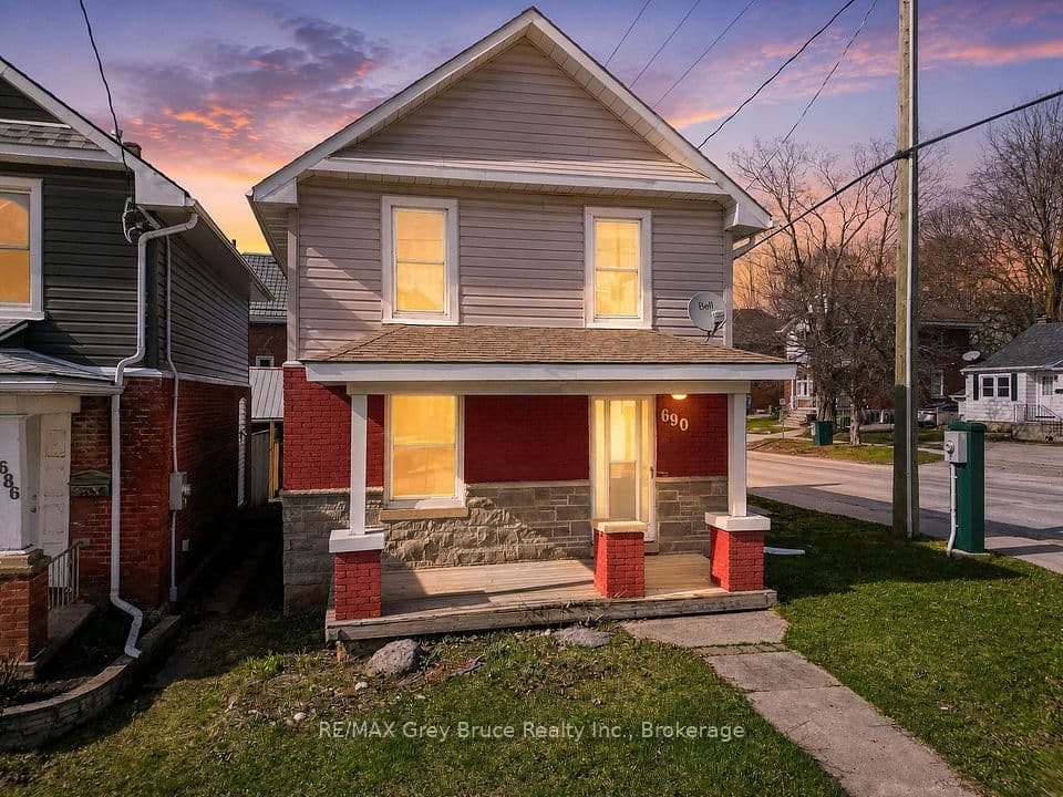 690 8th Street E, Owen Sound, ON N4K 1L8 – main photo