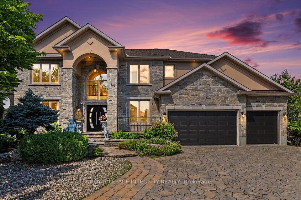 523 Kochar Drive, Mooneys Bay - Carleton Heights and Area, ON K2C 4G9 – main photo