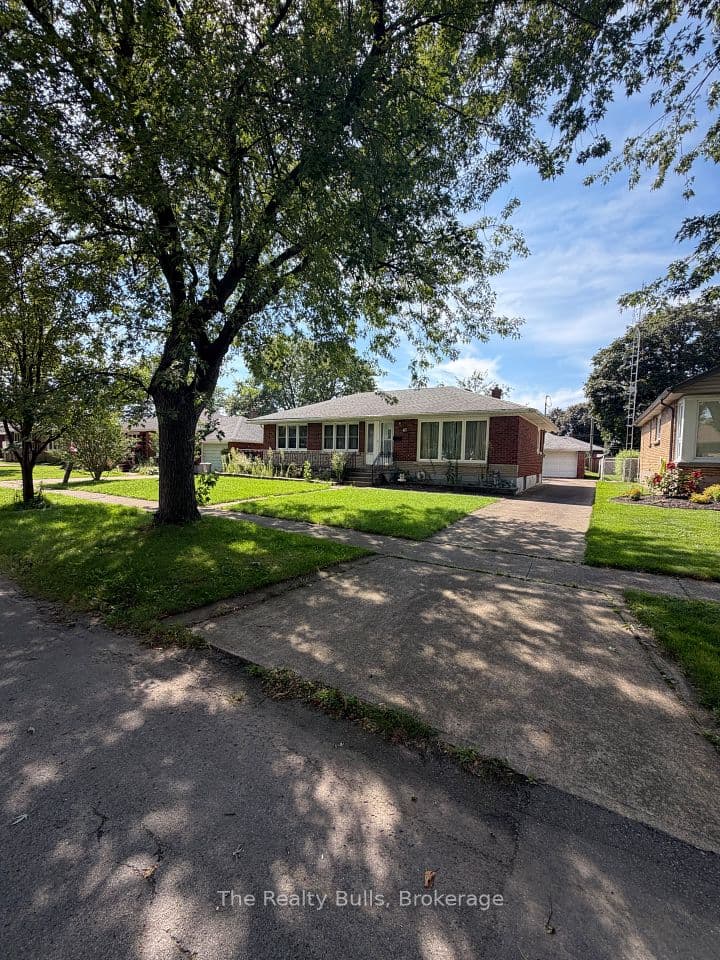 43 BARRON Street, Welland, ON L3C 2K4 – main photo