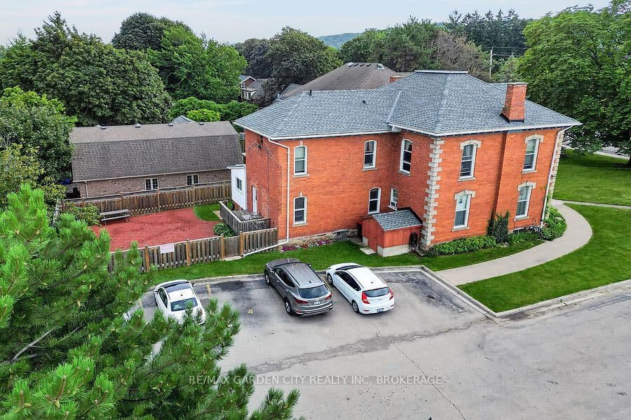 91 Main Street E, Grimsby, ON L3M 1N6 – photo 3