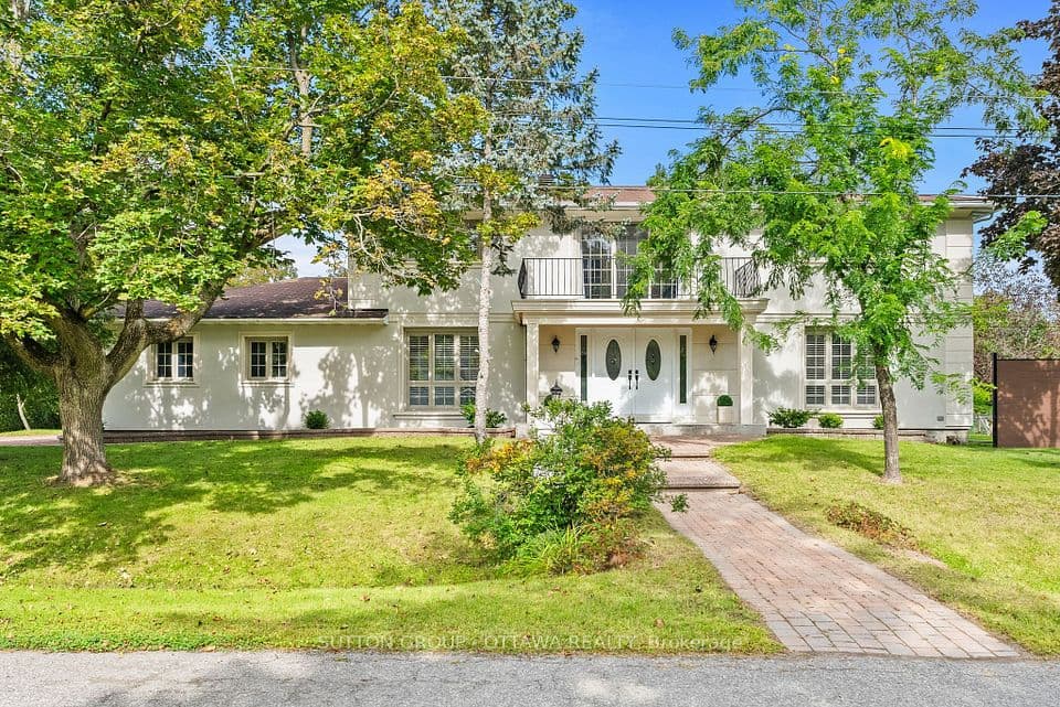 11 Lennon Drive, Blossom Park - Airport and Area, ON K1V 1G9 – main photo