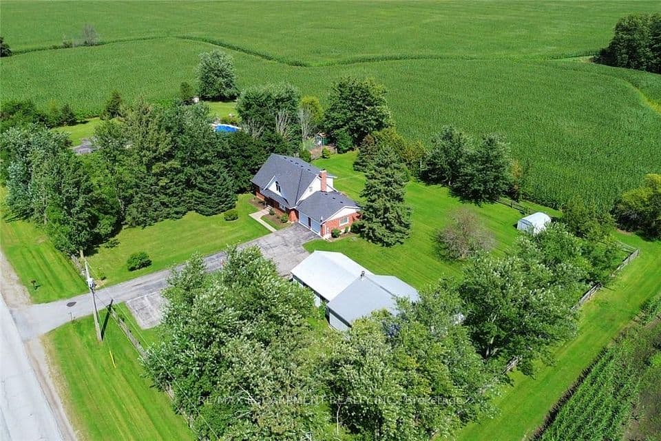 2407 Caistor Centre Road, West Lincoln, ON L0R 1E0 – photo 2