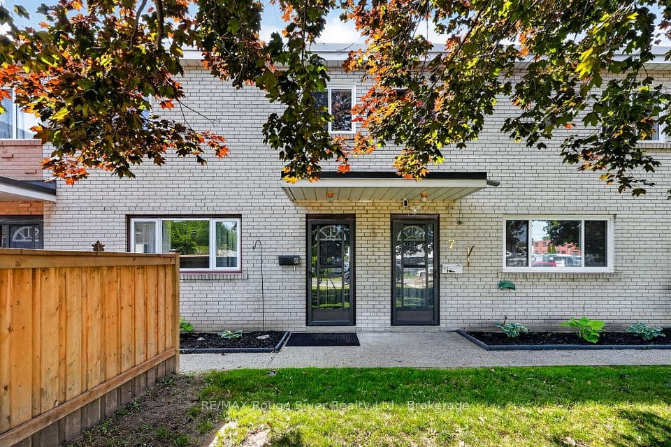 137 Furnace Street 8, Cobourg, ON K9A 2E5 – main photo
