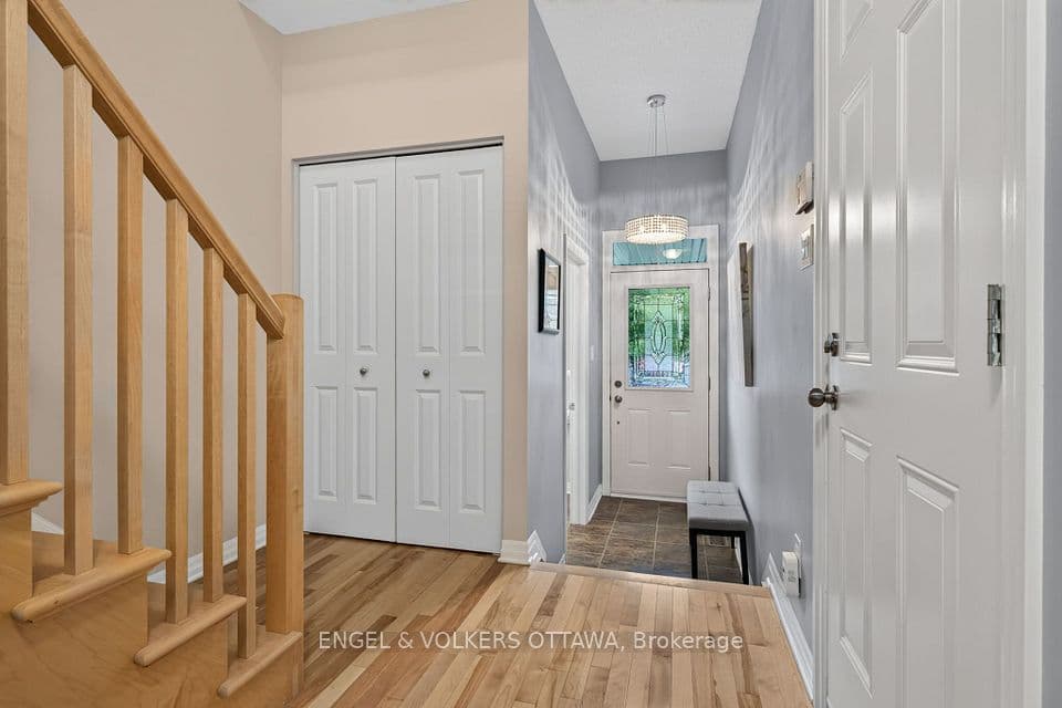 512 Knotridge Street, Orleans - Convent Glen and Area, ON K1W 0C7 – photo 3