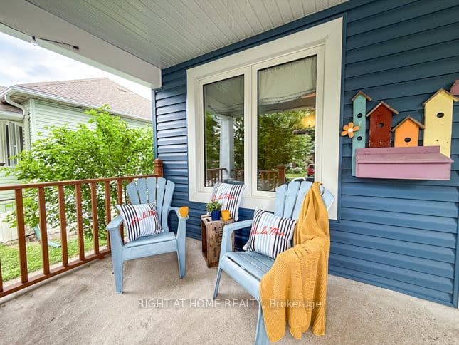 114 N College Avenue, Sarnia, ON N7T 6A9 – main photo