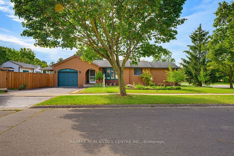 35 Windy Ridge Drive, Kitchener, ON N2P 1R9 – main photo