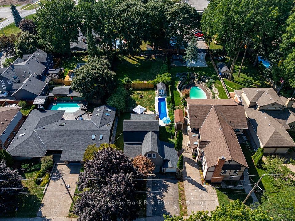 6254 Russell Street, Niagara Falls, ON L2J 1P1 – main photo