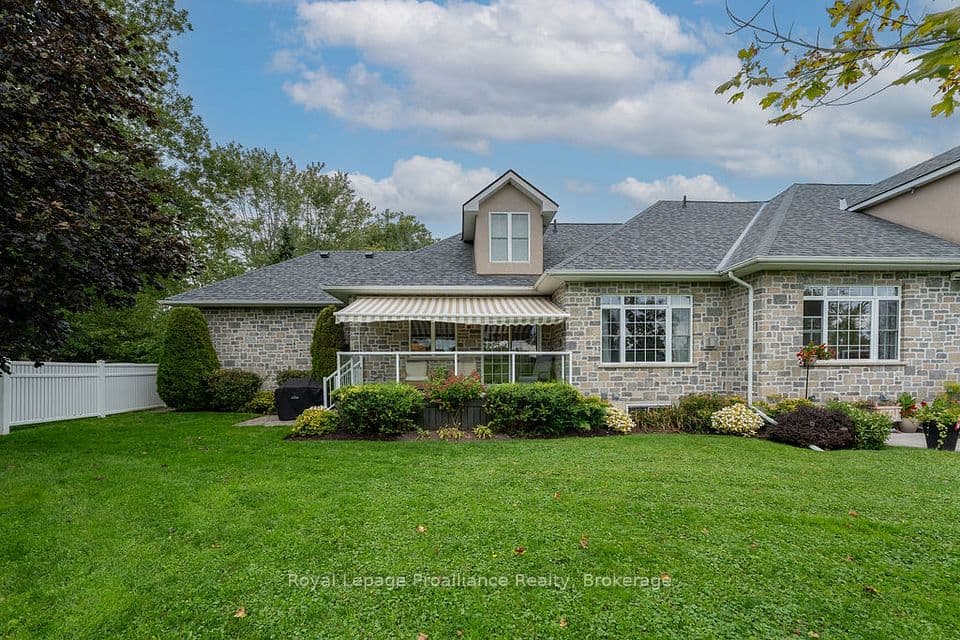 20 Gracefield Lane, Belleville, ON K8P 5N6 – photo 2