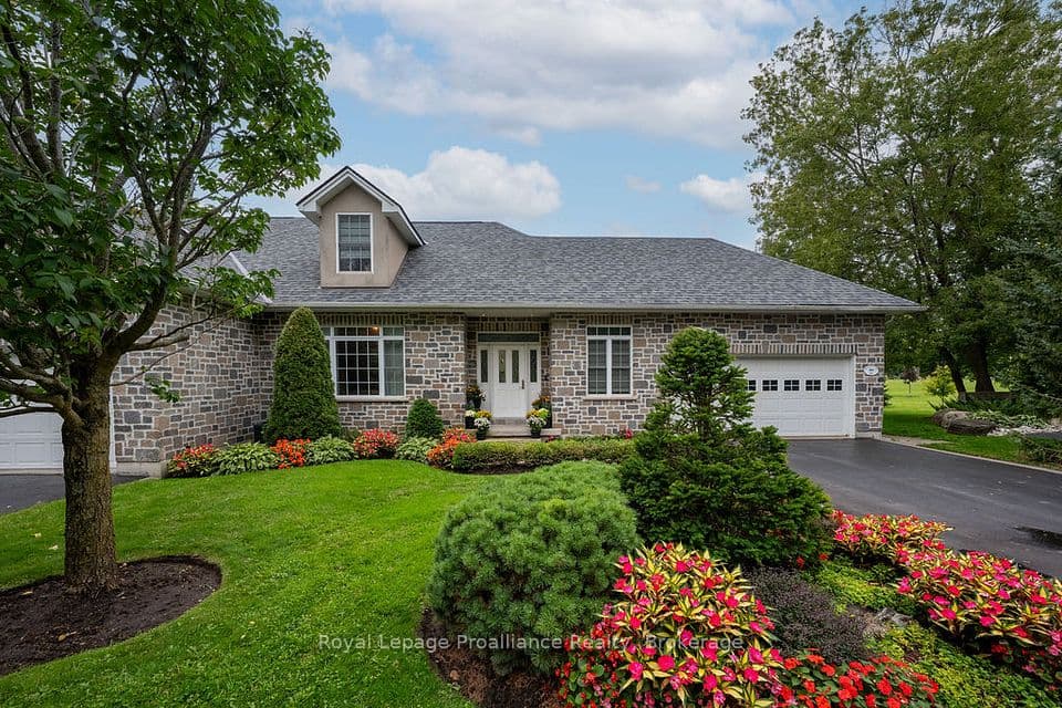 20 Gracefield Lane, Belleville, ON K8P 5N6 – main photo