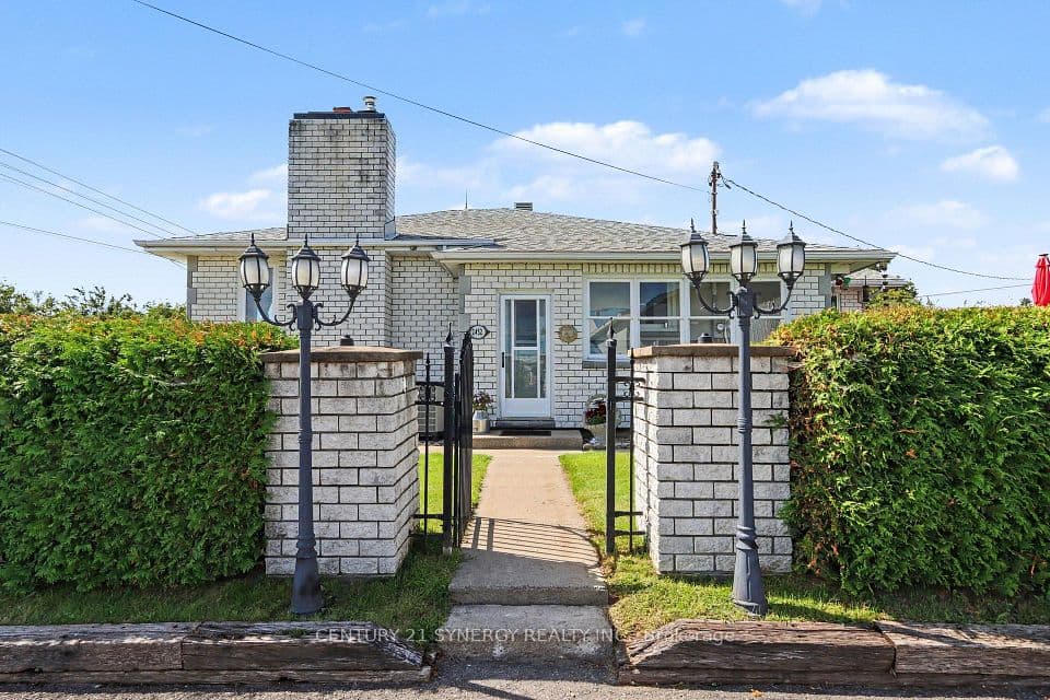 2452 Colonial Road, Orleans - Cumberland and Area, ON K4B 1J1 – main photo