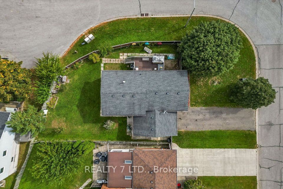 54 COWAN Drive, Thorold, ON L2V 4Y9 – photo 3