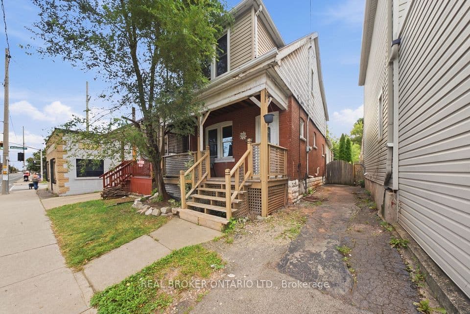 1082 Cannon Street E, Hamilton, ON L8L 2J1 – main photo