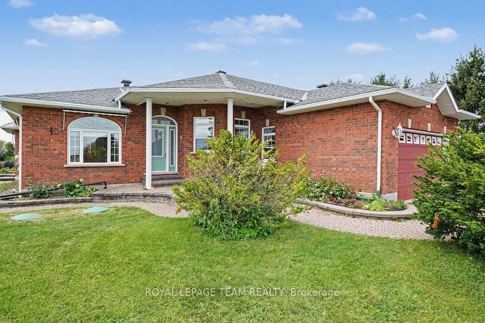 3282 County 16 Road, North Dundas, ON K0E 1W0 – photo 2